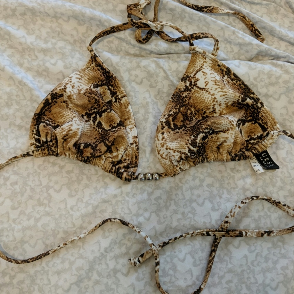 GUESS snakeprint triangle top